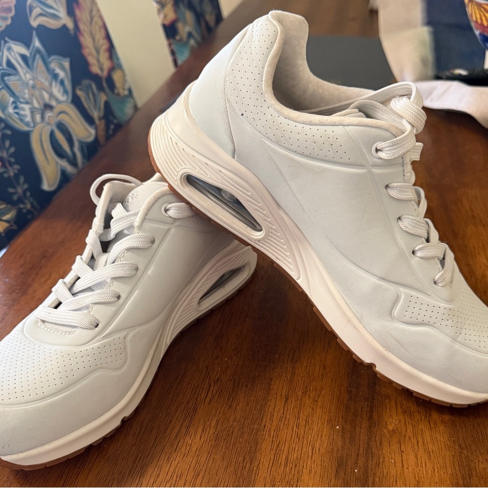 Skechers Women's Uno Stand on Air Sneakers  size 10
